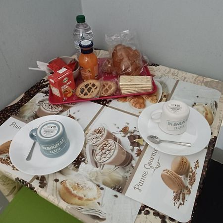Hotel Ded 1 Checkin A Richiesta Parma Buitenkant foto