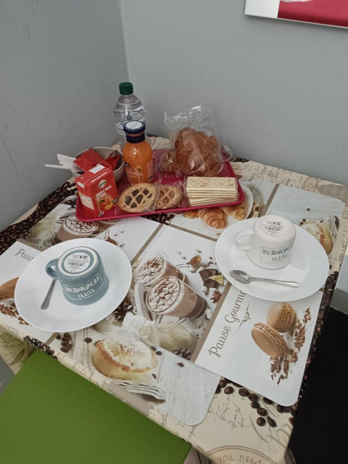 Hotel Ded 1 Checkin A Richiesta Parma Buitenkant foto